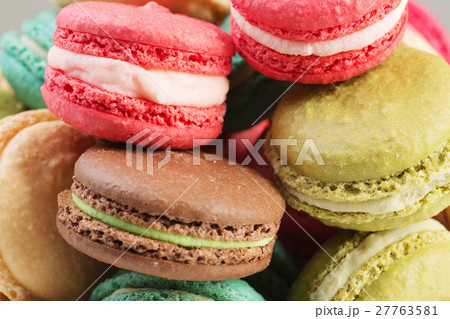 Set of delicious macaroons Set of delicious macaroons 27763581