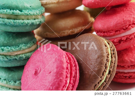 Set of delicious macaroons Set of delicious macaroons 27763661