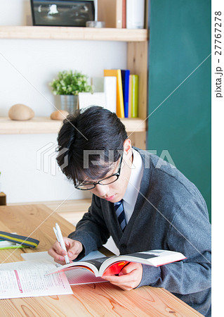 勉強をする学生 27767278