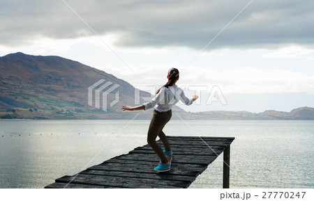 Girl ride skateboard 27770247