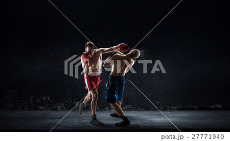 Box fighters trainning outdoor Box fighters trainning outdoor 27771940