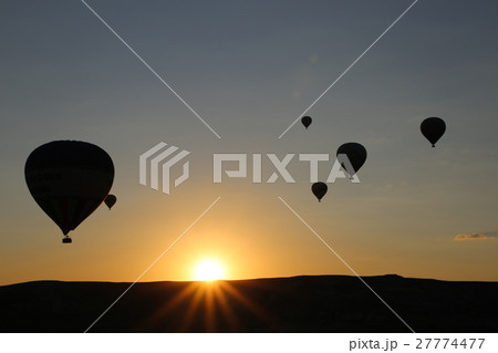 カッパドキアで気球に乗りました カッパドキアで気球に乗りました 27774477