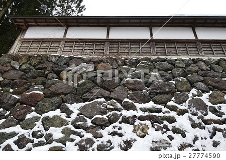 雪が積もった石垣(高野山/和歌山県伊都郡高野町高野山) 雪が積もった石垣(高野山/和歌山県伊都郡高野町高野山) 27774590