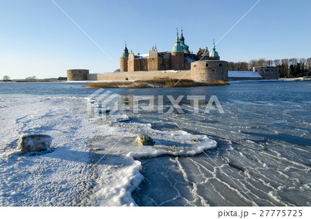 Kalmar castle at winter season Kalmar castle at winter season 27775725