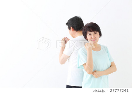 中年夫婦　喧嘩 27777241