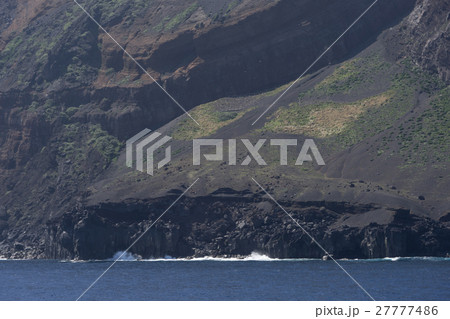 絶海の孤島、伊豆諸島の鳥島 27777486