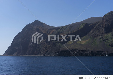 絶海の孤島、伊豆諸島の鳥島 27777487