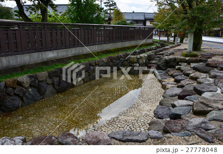越前大野　御清水近くの水路（2016.10） 27778048
