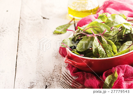 Fresh chard leaves Fresh chard leaves 27779543