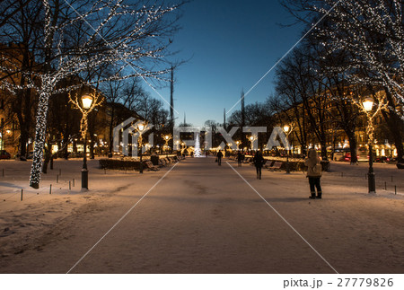 ヘルシンキ エスプラナーディ公園のイルミネーションの写真素材