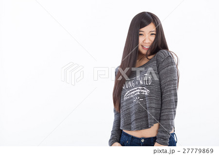 黒いロングヘアーの女の子 27779869