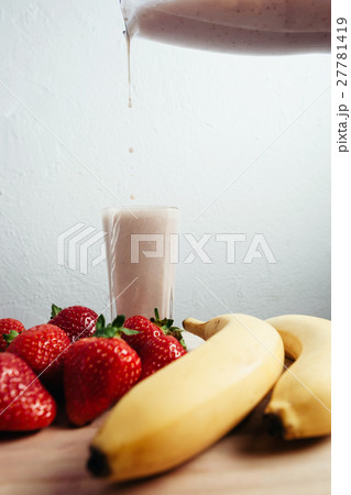 strawberry banana smoothie fresh blended 27781419