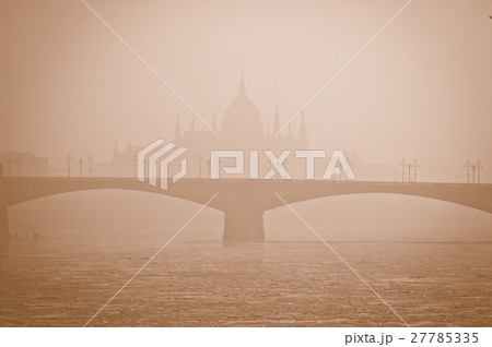Smog settled over Budapest Smog settled over Budapest 27785335