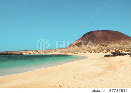 La Francesa Beach in La Graciosa, Spain La Francesa Beach in La Graciosa, Spain 27787635