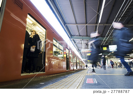 駆け込み乗車 27788787