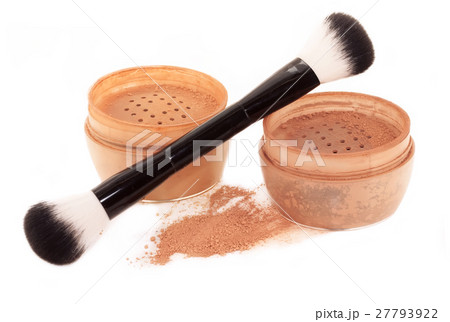Face powder and brush. isolated 27793922