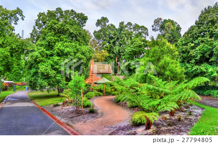 Captain Cook's Cottage in Fitzroy Garden - Captain Cook's Cottage in Fitzroy Garden - 27794805