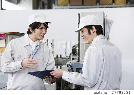 工場　製造　製作　ビジネス　製造業　エンジニア　作業員　工業　技術者　町工場 27795251