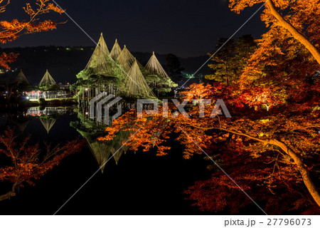 兼六園の雪吊り 27796073
