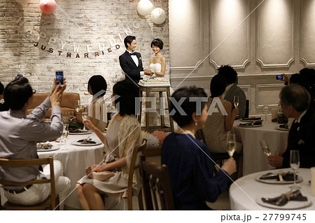 結婚式　ケーキ入刀 27799745