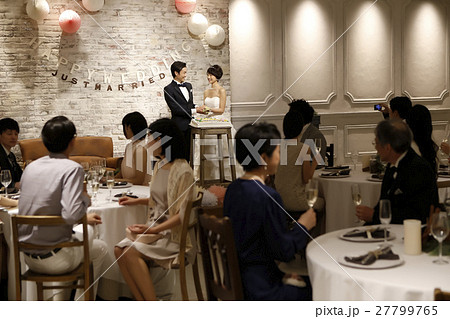 結婚式 ケーキ入刀 結婚式 ケーキ入刀 27799765