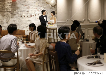 結婚式 ケーキ入刀 結婚式 ケーキ入刀 27799772
