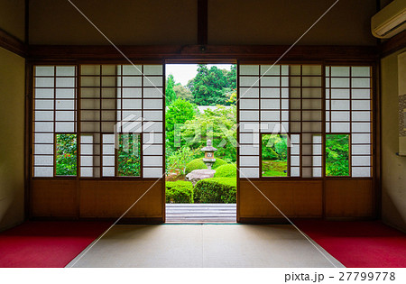 京都　雲龍院の日本庭園　 27799778