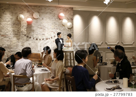 結婚式 ケーキ入刀 結婚式 ケーキ入刀 27799783