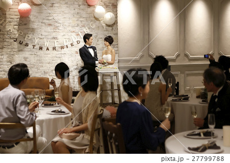 結婚式 ケーキ入刀 結婚式 ケーキ入刀 27799788