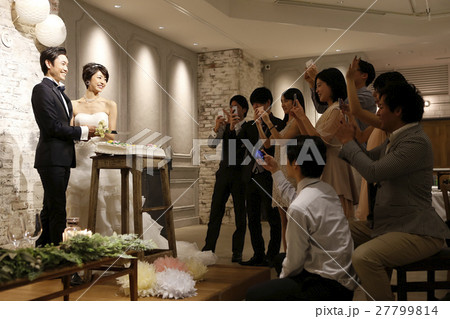 結婚式　ケーキ入刀 27799814