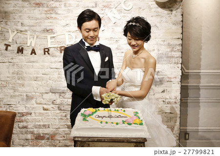 結婚式　ケーキ入刀 27799821