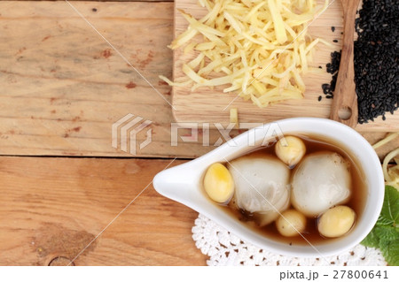 glutinous rice balls in ginger soup. 27800641