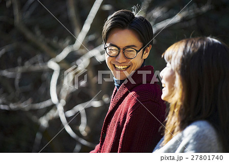 軽井沢 散策 カップルの写真素材