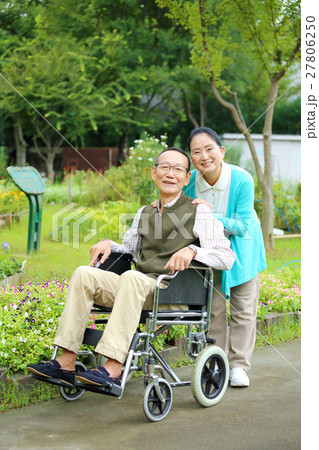 老人介護 シニア夫婦 老人介護 シニア夫婦 27806250