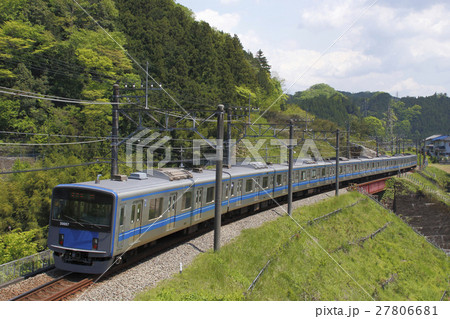 山岳区間を行く西武秩父線20000系(芝桜臨時ダイヤ) 山岳区間を行く西武秩父線20000系(芝桜臨時ダイヤ) 27806681