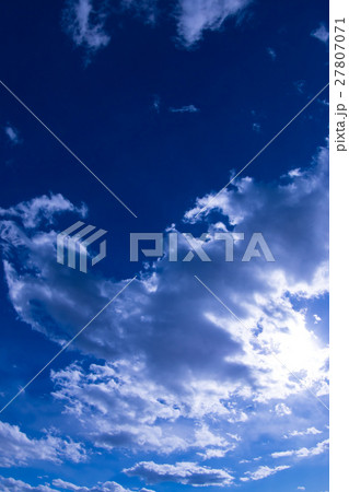1月の空と雲(縦) 1月の空と雲(縦) 27807071