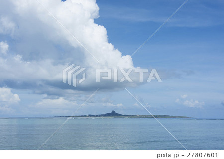伊江島と入道雲 27807601