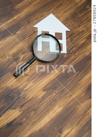 paper house with Magnifying Glass, House hunting 27808924