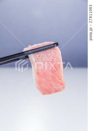 tuna belly 27811063