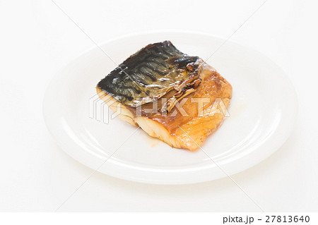 サバの塩焼き　白バック 27813640