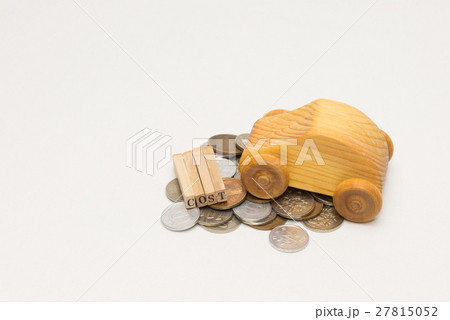木の車とお金 木の車とお金 27815052