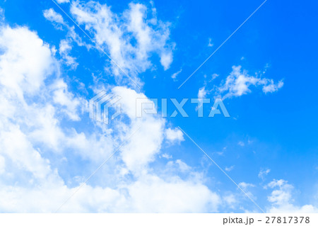 空　雲　青い空　白い雲　合成用背景素材　写真素材　コピースペース　文字入れスペース 27817378