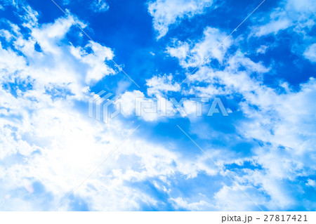 空　雲　青い空　白い雲　合成用背景素材　写真素材　コピースペース　文字入れスペース 27817421