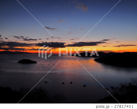 播磨灘の夕暮れ　マジックアワー 27817451