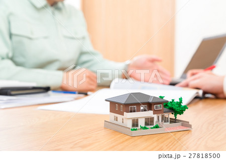 マイホーム　打ち合わせ　工務店　建設会社　戸建て　イメージ図資料　 27818500