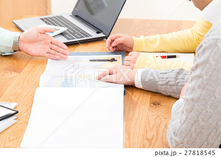 マイホーム　打ち合わせ　工務店　建設会社　戸建て　イメージ図資料　 27818545