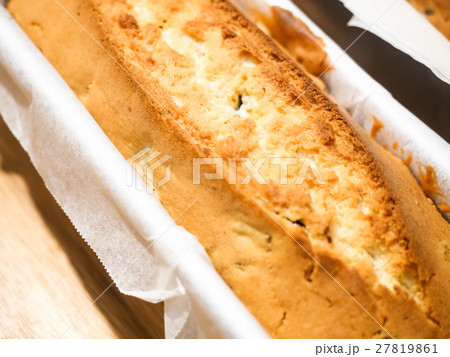 焼き お菓子づくり パンを焼く 27819861