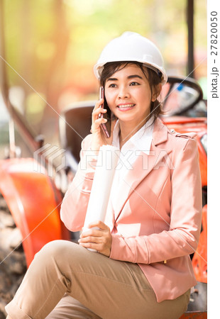 executive Asian engineer woman 27820050