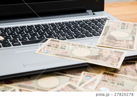 パソコ　大金　札束　副業　本職　金融　経済　一万円札　1万円札　壱萬円札　日本円　100万円　百万円 27820278