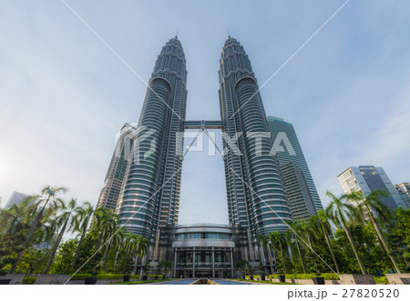 Petronas twin towers in Kuala Lumpur, Malaysia 27820520